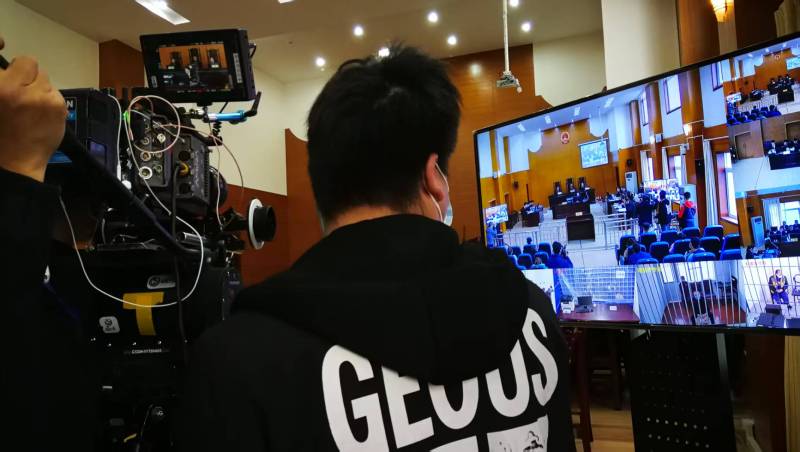 AI生成VS人工创意——库伦旗广告片拍摄公司的技术浪漫主义实践